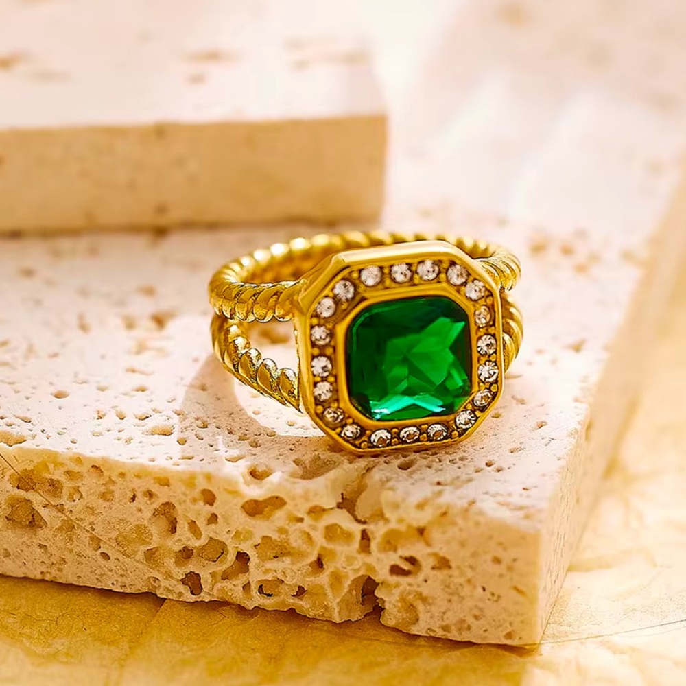 18K Gold Plated Tarnish Free Chunky Ring*Vintage Inspired*Green Emerald*MLR014